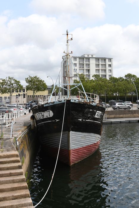 bateau de pêche (chalutier de pêche) dit Jacques-Louise