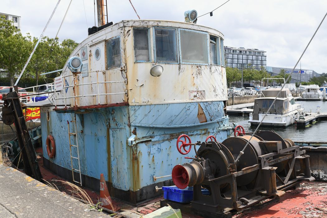 bateau de pêche (chalutier de pêche) dit Jacques-Louise, vue partielle
