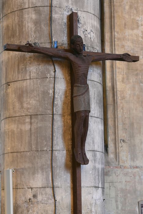 statue : Christ en croix - © Ministère de la Culture (France), Direction Régionale des Affaires Culturelles de Normandie – Tous droits réservés 