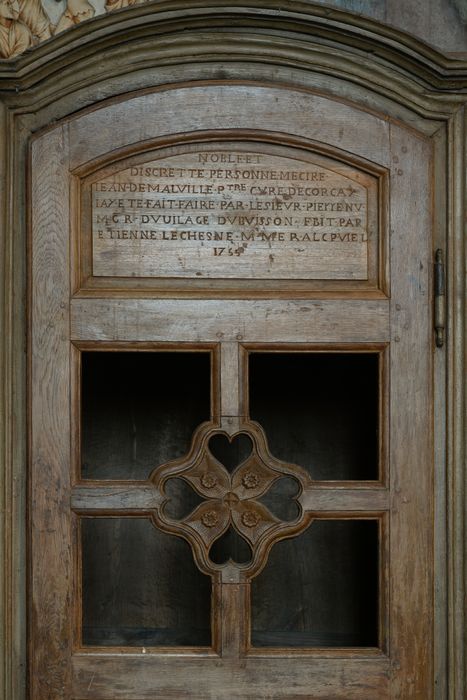 confessionnal, détail de l’inscription - © Ministère de la Culture (France), Direction Régionale des Affaires Culturelles de Normandie – Tous droits réservés 
