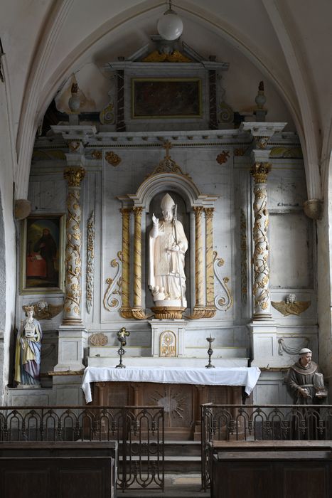 autel de Saint-Nicolas, retable, statue : Saint Nicolas - © Ministère de la Culture (France), Direction Régionale des Affaires Culturelles de Normandie – Tous droits réservés 