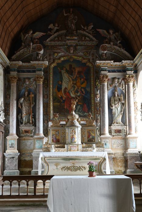 maître-autel, tabernacle, retable, statues : sainte Marguerite, sainte Barbe - © Ministère de la Culture (France), Direction Régionale des Affaires Culturelles de Normandie – Tous droits réservés 