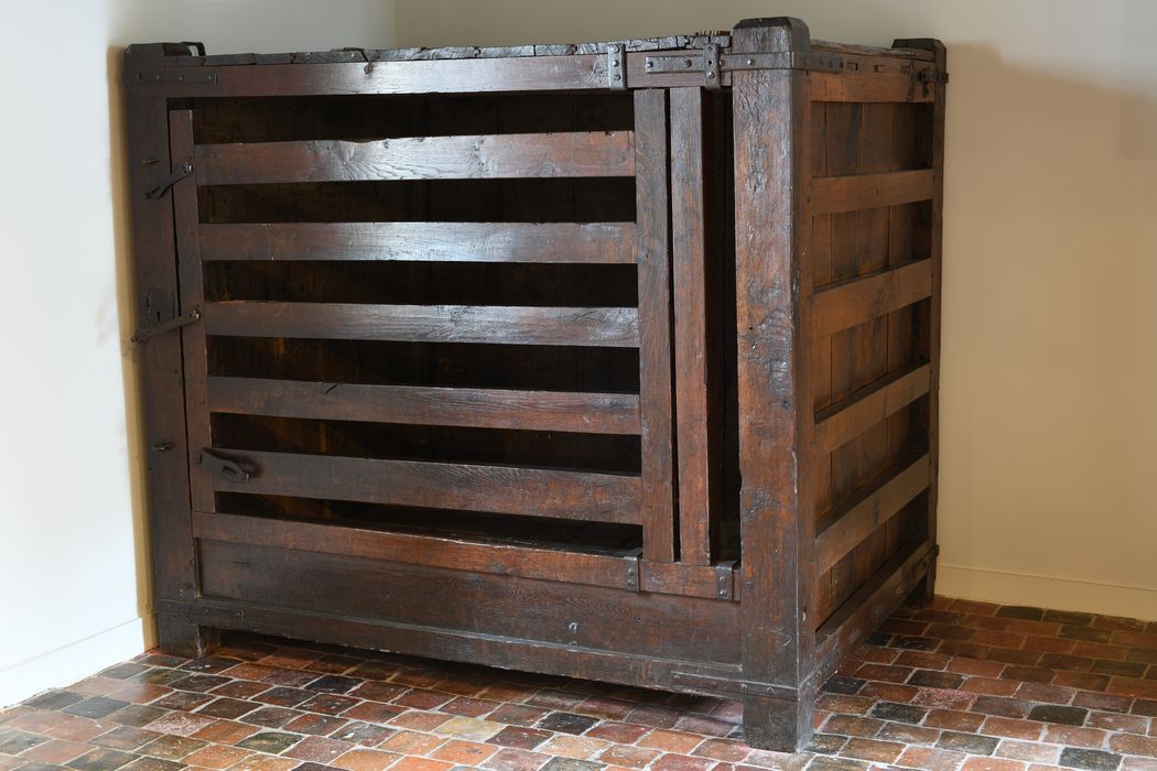 cage de prisonniers - © Ministère de la Culture (France), Direction Régionale des Affaires Culturelles de Normandie – Tous droits réservés 