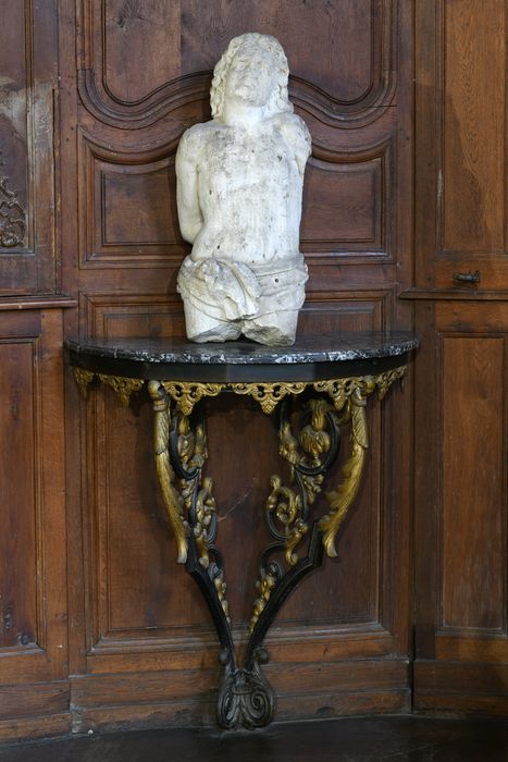 crédence n°2, statue (fragment) : Saint Sébastien - © Ministère de la Culture (France), Direction Régionale des Affaires Culturelles de Normandie – Tous droits réservés 