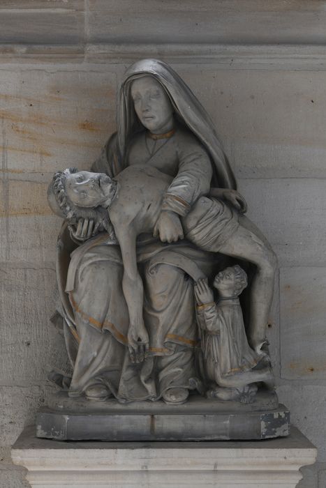 groupe sculpté : Vierge de Pitié - © Ministère de la Culture (France), Direction Régionale des Affaires Culturelles de Normandie – Tous droits réservés 