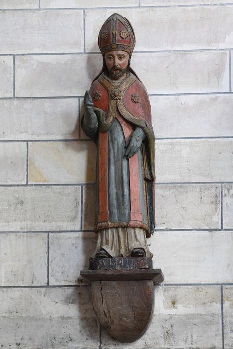 statue : Saint Sulpice - © Ministère de la Culture (France), Direction Régionale des Affaires Culturelles de Normandie – Tous droits réservés 