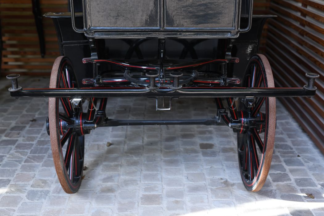 milord fermé dit cab à la française ou cabriolet à quatre roues, vue partielle