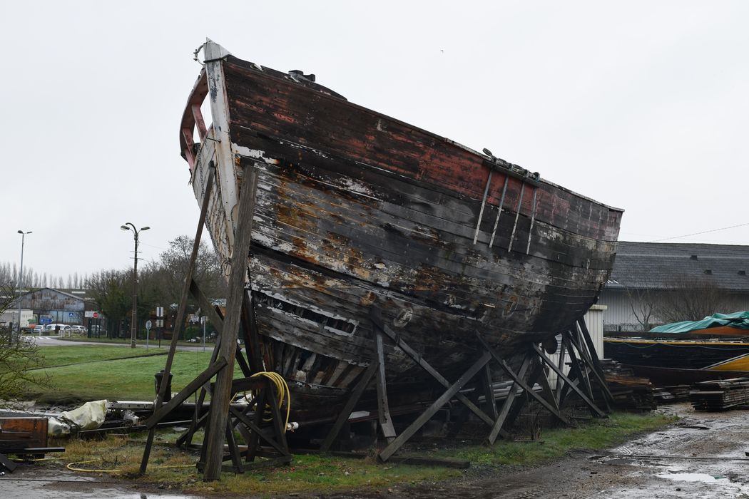bateau : thonier-chalutier dit le Fides