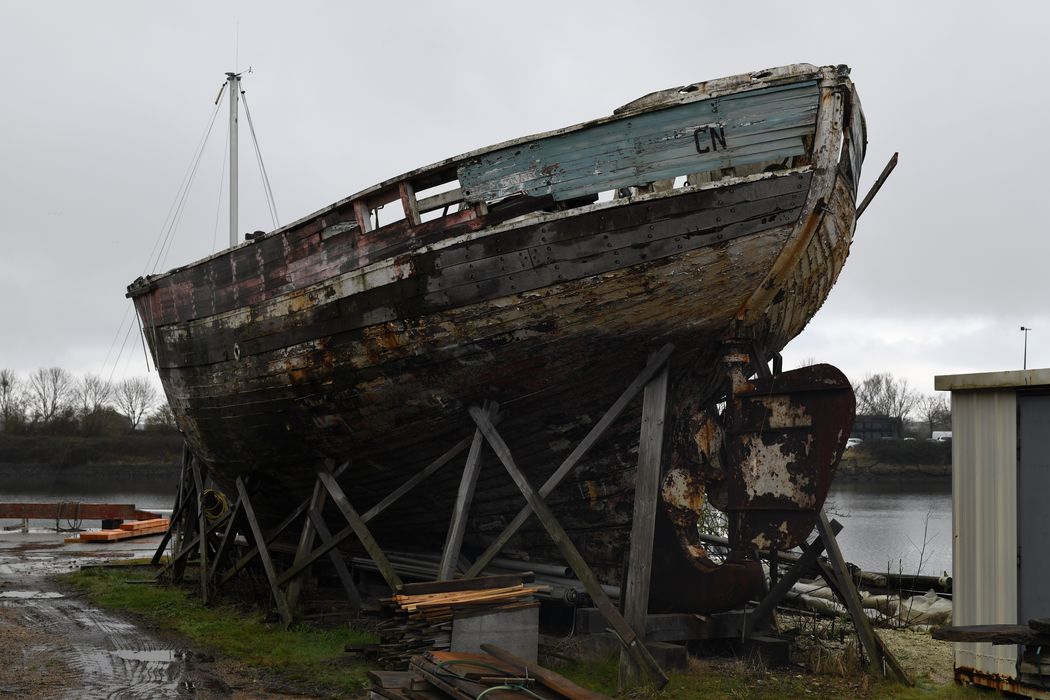 bateau : thonier-chalutier dit le Fides