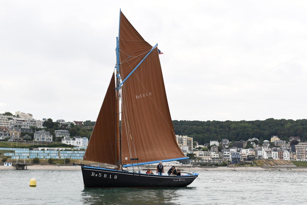 bateau : coquillier dit François-Monique