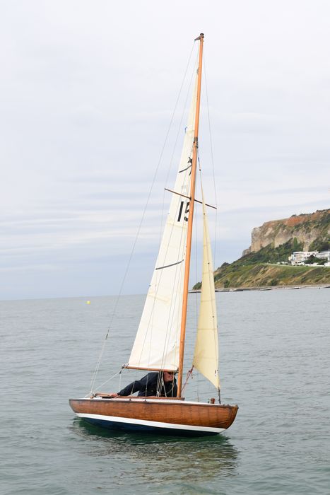 bateau de compétition : monotype de régate hirondelle dite Lily