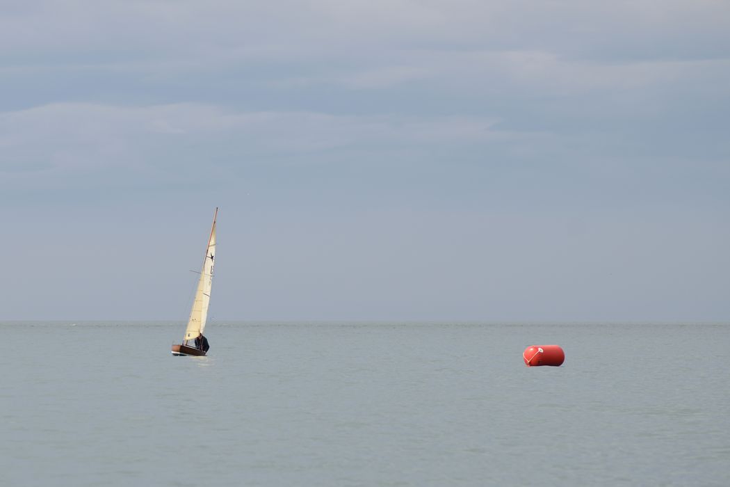 bateau de compétition : monotype de régate hirondelle dite Lily