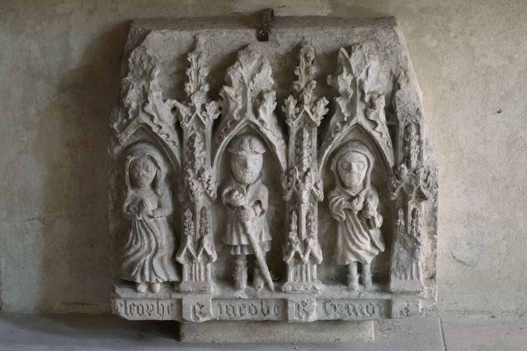 tombeau (fragment) - © Ministère de la Culture (France), Direction Régionale des Affaires Culturelles de Normandie – Tous droits réservés