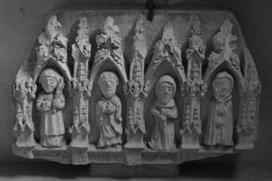 tombeau (fragment) - © Ministère de la Culture (France), Direction Régionale des Affaires Culturelles de Normandie – Tous droits réservés 