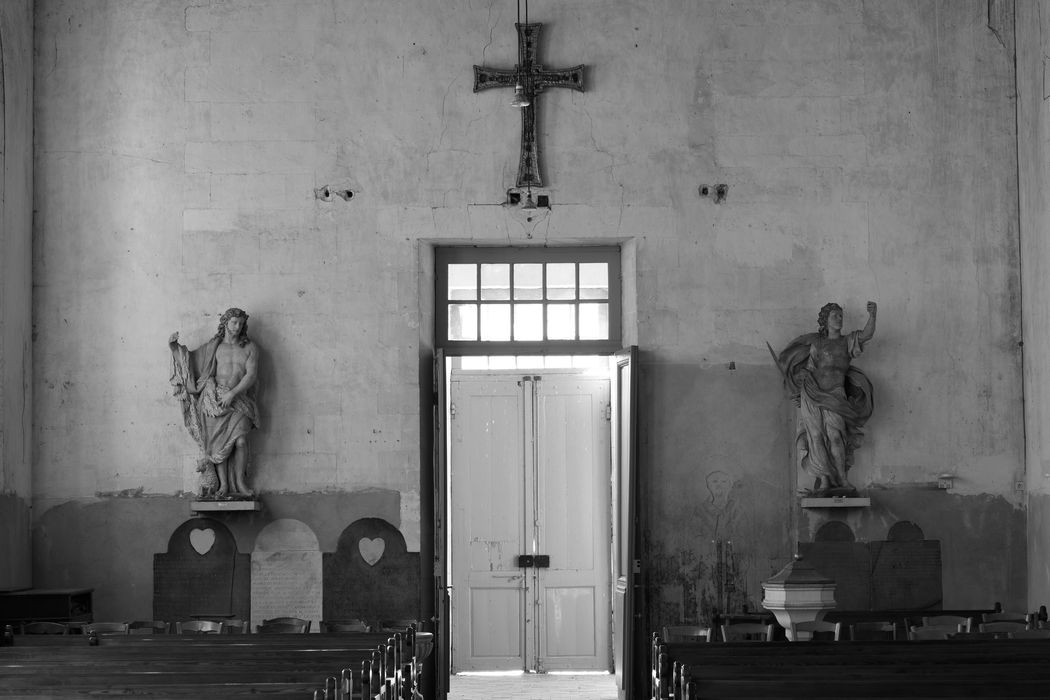 statues : Saint Jean-Baptiste, saint Michel - © Ministère de la Culture (France), Direction Régionale des Affaires Culturelles de Normandie – Tous droits réservés 