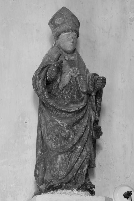 statue : Saint Anselme (anciennement un saint évêque) - © Ministère de la Culture (France), Direction Régionale des Affaires Culturelles de Normandie – Tous droits réservés 