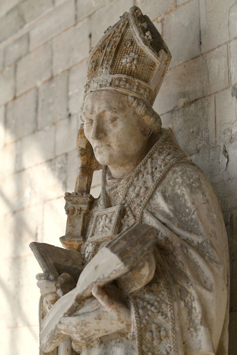 statue : Saint Ambroise, vue partielle