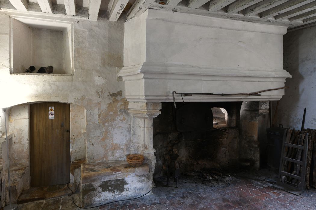 logis du prieur, rez-de-chaussée, cheminée monumentale