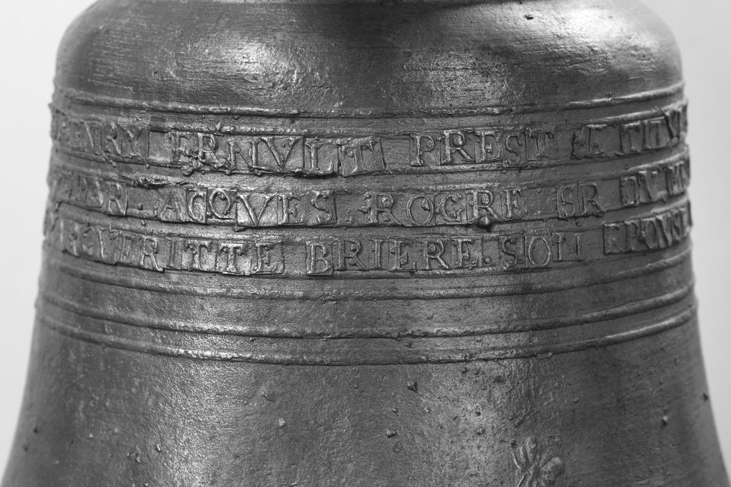 cloche, détail de l’inscription - © Ministère de la Culture (France), Direction Régionale des Affaires Culturelles de Normandie – Tous droits réservés 