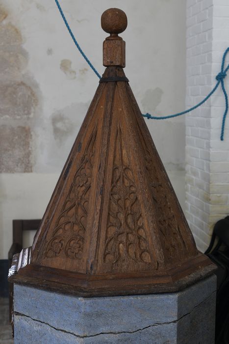 couvercle des fonts baptismaux - © Ministère de la Culture (France), Direction Régionale des Affaires Culturelles de Normandie – Tous droits réservés 
