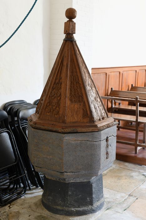 fonts baptismaux - © Ministère de la Culture (France), Direction Régionale des Affaires Culturelles de Normandie – Tous droits réservés 