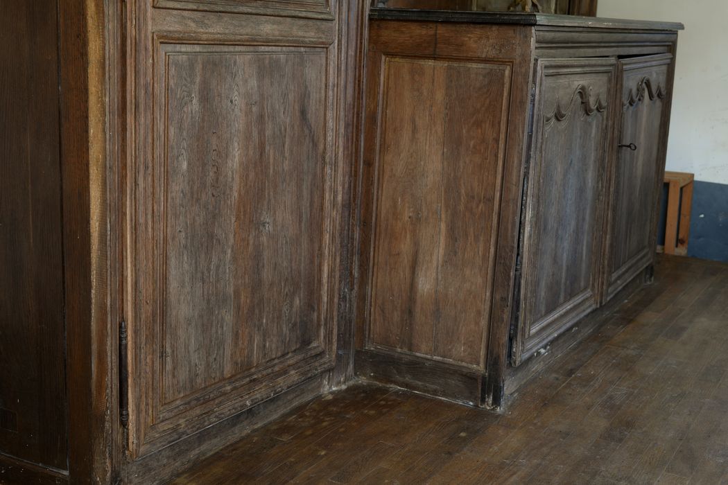meuble de sacristie, vue partielle - © Ministère de la Culture (France), Direction Régionale des Affaires Culturelles de Normandie – Tous droits réservés 