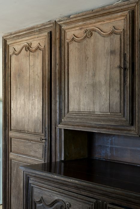 meuble de sacristie, vue partielle - © Ministère de la Culture (France), Direction Régionale des Affaires Culturelles de Normandie – Tous droits réservés 