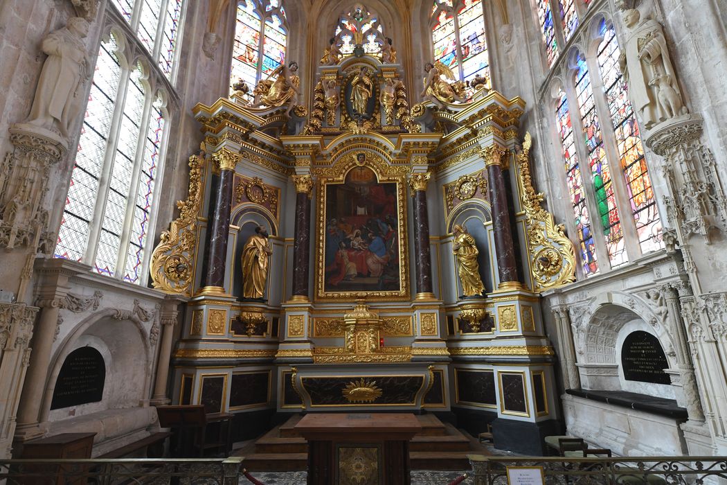 retable du maître-autel, statue : Saint Joachim, sainte Anne, tableau : Circoncision (la) - © Ministère de la Culture (France), Direction Régionale des Affaires Culturelles de Normandie – Tous droits réservés 