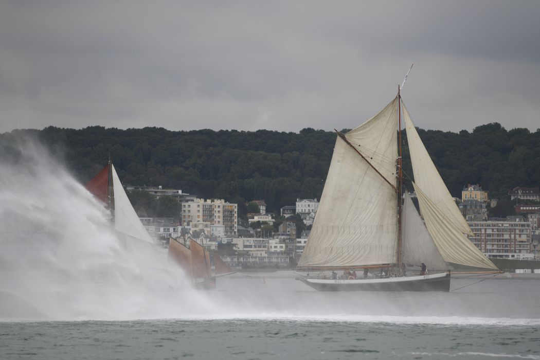 bateau de service, bateau pilote (cotre H 23) dit Marie Fernand