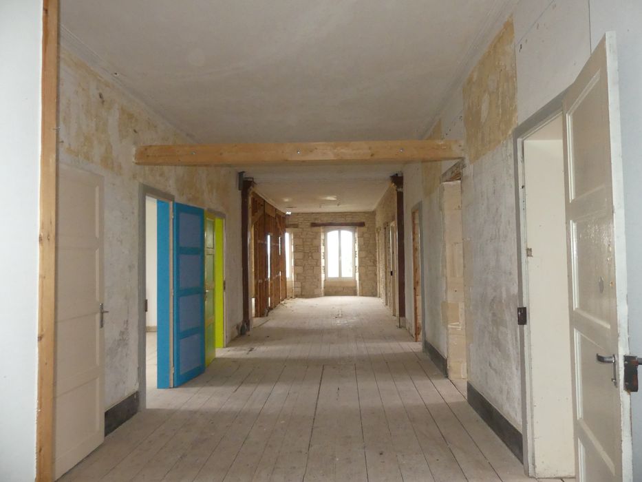 séminaire, couloir de circulation