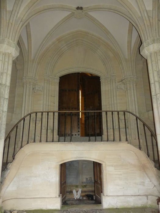 église, escalier