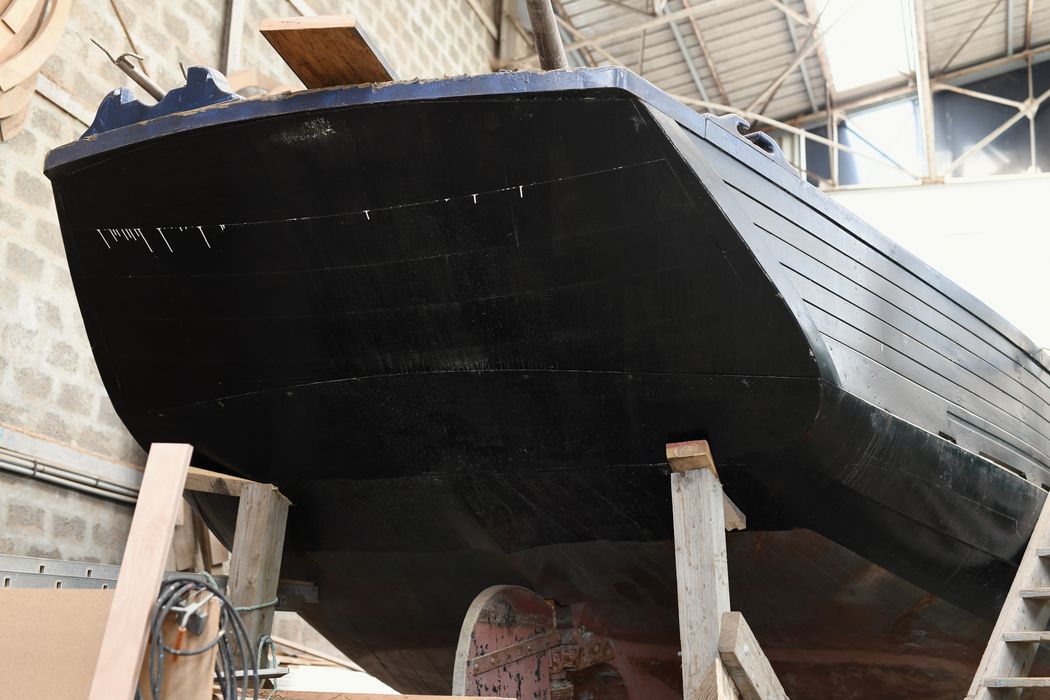 bateau de pêche (cordier) dit Grandcopaise, ex Deux-Amis, ex Franck-Annick, vue partielle