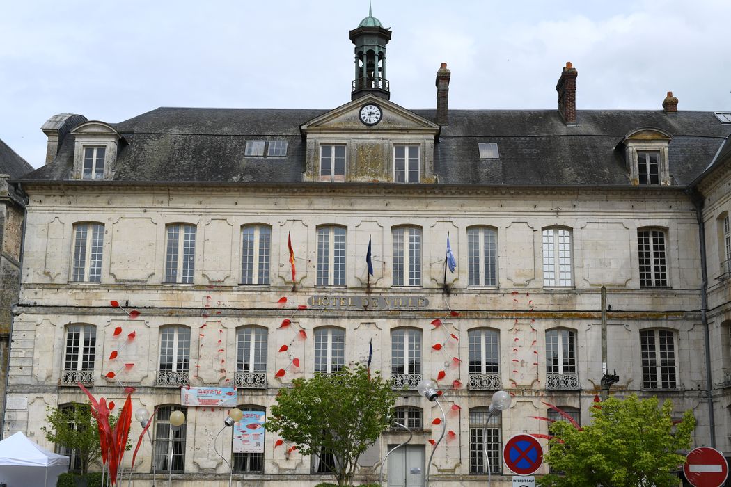 bâtiment abbatial, aile ouest, façade ouest