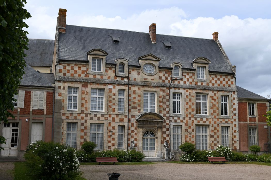 bâtiment abbatial est, façade sud