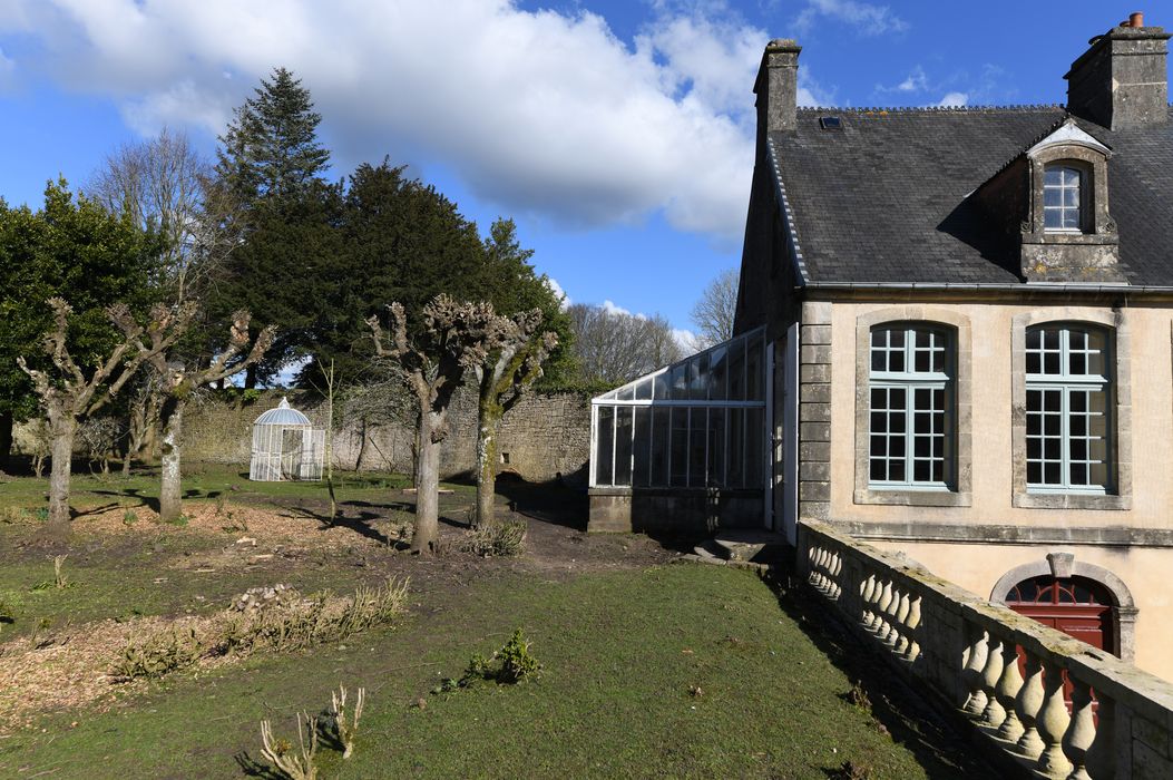 jardin en terrasse à l’Ouest de la cour d’honneur, vue partielle
