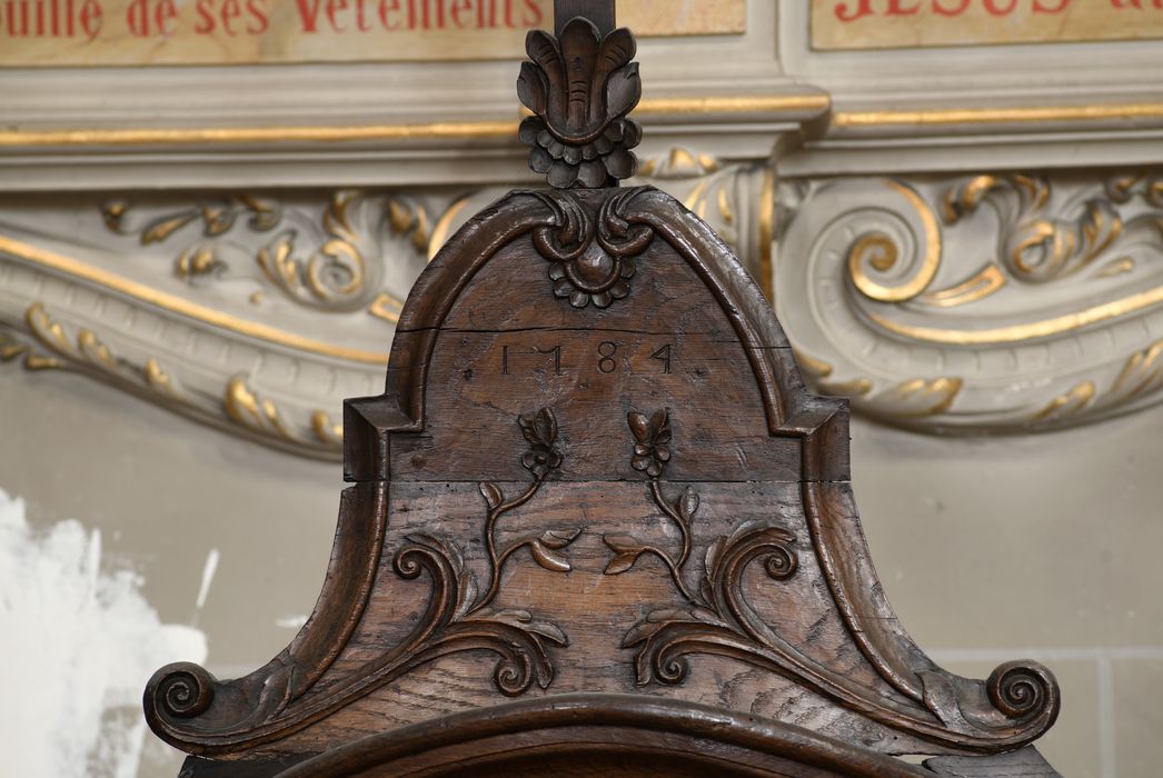 confessionnal, détail de la date