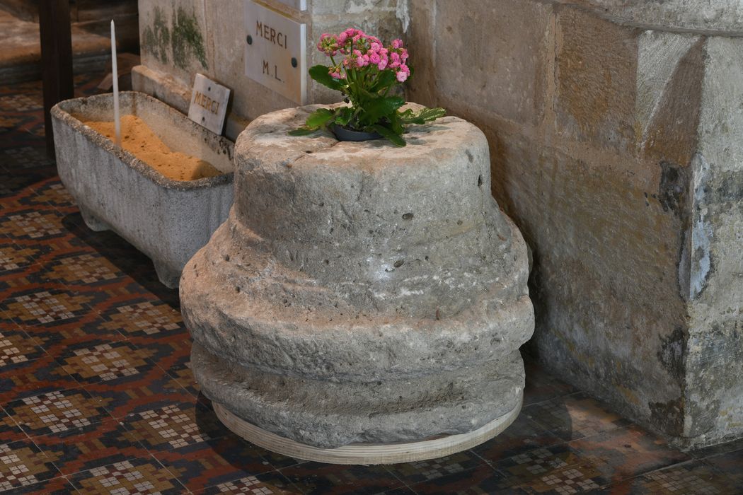 Fonts baptismaux (ancienne cuve baptismale)