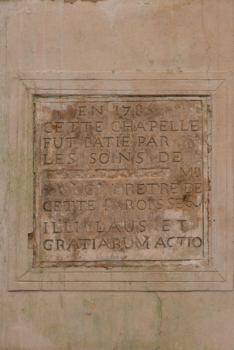 Plaque commémorative de la construction de la chapelle nord