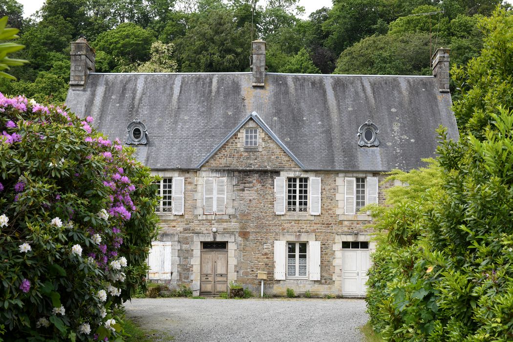 façade est, vue partielle