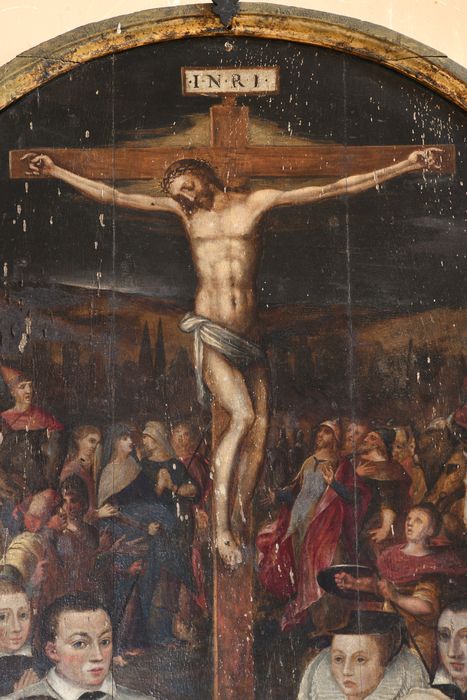 tableau (panneau peint) : Christ en croix, vue partielle