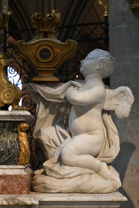 maître-autel, détail d’une stature