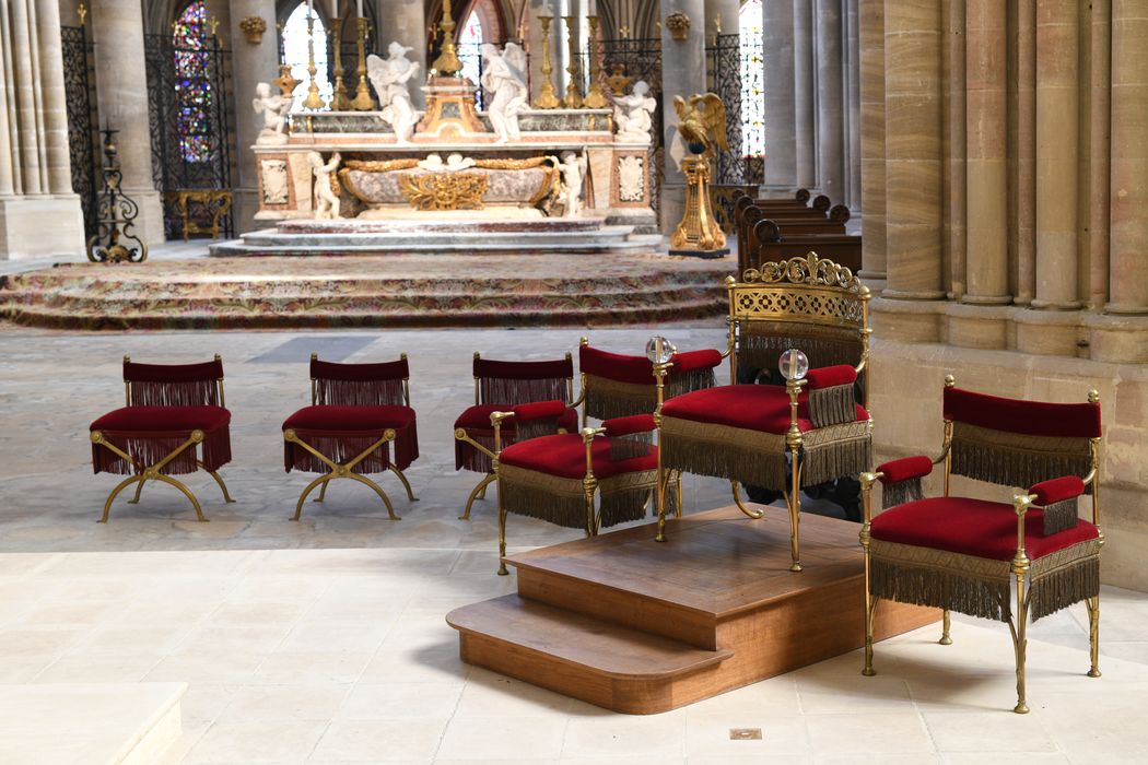 trône épiscopal, fauteuils