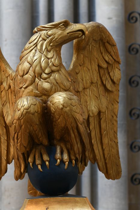 Aigle-lutrin, détail