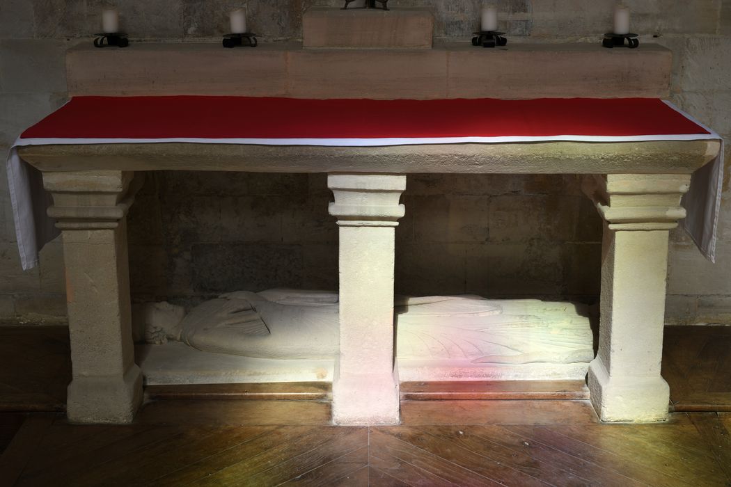 dalle funéraire (pierre tumulaire) du pontife Algare