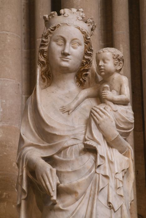statue (grandeur nature) : Vierge à l'Enfant, vue partielle