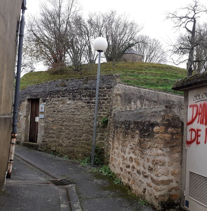 vue partielle de la butte