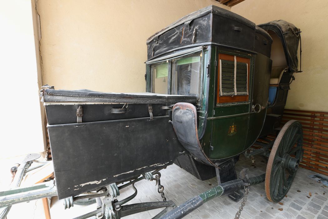 voiture hippomobile : coupé de poste dit dormeuse