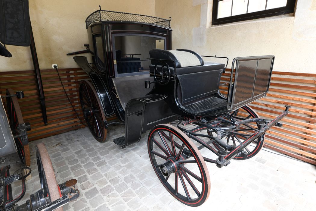 milord fermé dit cab à la française ou cabriolet à quatre roues