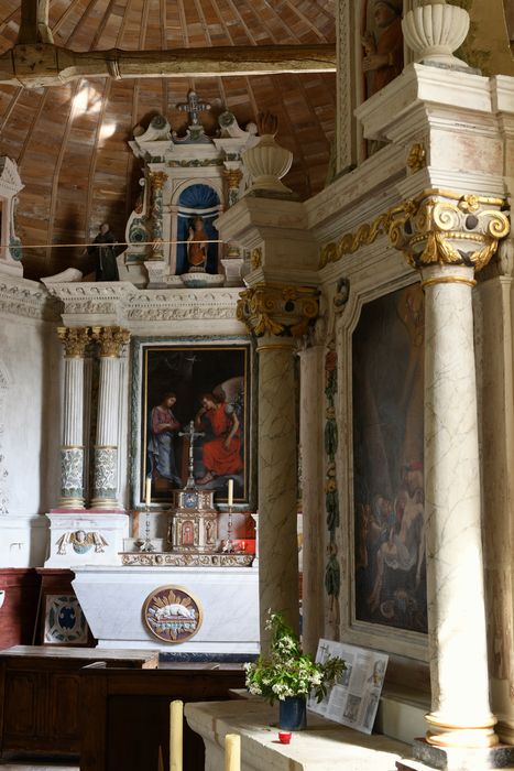 retable latéral sud et maître-autel
