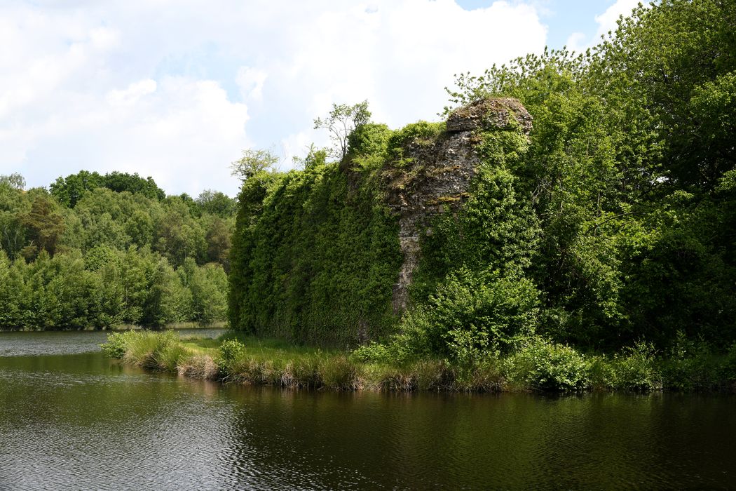 vue partielle des vestiges depuis l’Ouest
